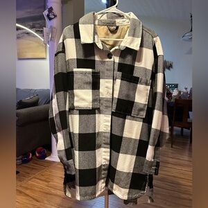 Serra Black and White Shacket